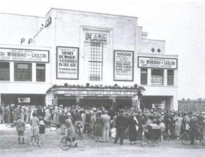 Plaza cinema, Westwood Lane, 1937